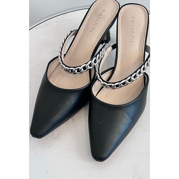 TAHARI WOMENS BLACK WITH SILVER CHAIN MULES LOWER HEEL SIZE 7 1/2 - Picture 2 of 12